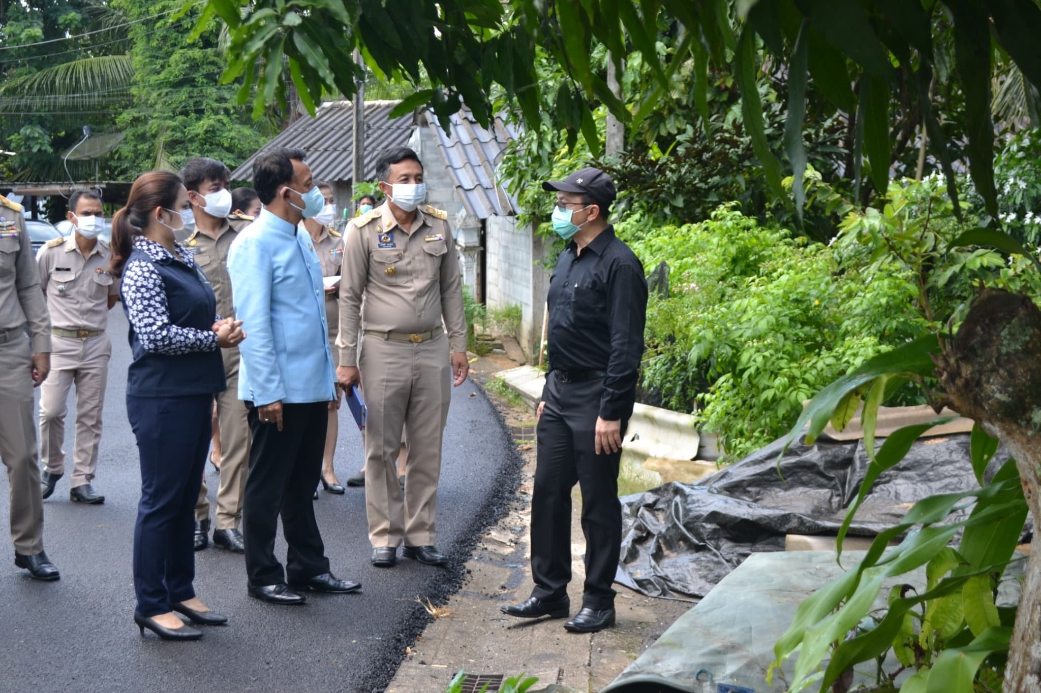 ร่วมต้อนรับผู้ว่าราชการจังหวัดพังงา ลงเยี่ยมพร้อมให้กำลังใจประชาชนในพื้นที่เทศบาลบตำบลกระโสม วันที่ 26 กรกฎาคม 2565